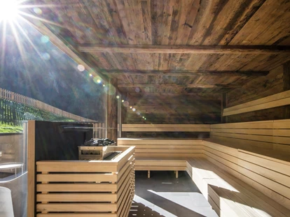 Wanderurlaub - Fahrstuhl - Sauna im Wellnessbereich im Berghaus Schröcken - Berghaus Schröcken