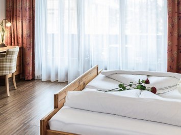 Alpenpark Resort Seefeld Zimmerkategorien Residenz Suite - Tirolerisch, gemütlich