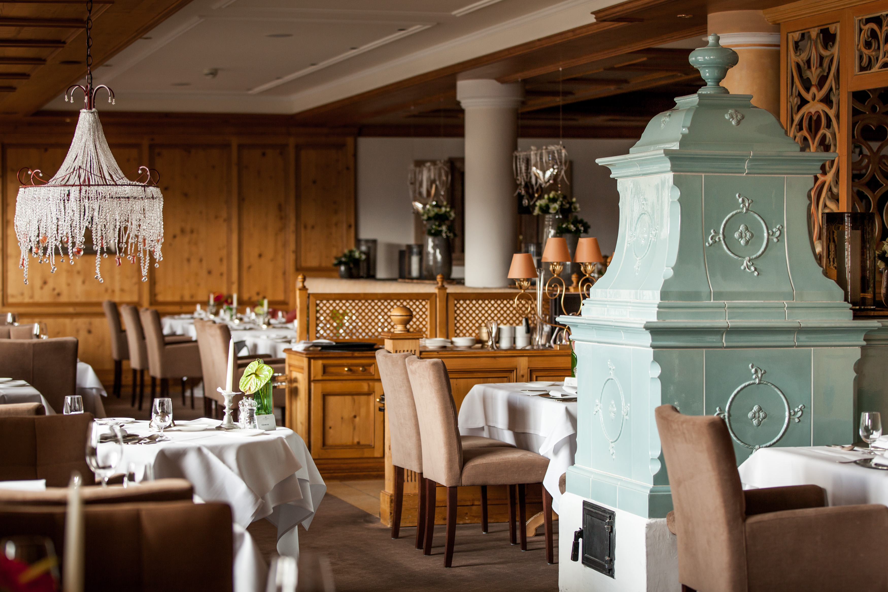 Wanderurlaub - Hotelbar - Ried im Oberinntal - Hotelrestaurant - Schlosshotel Fiss