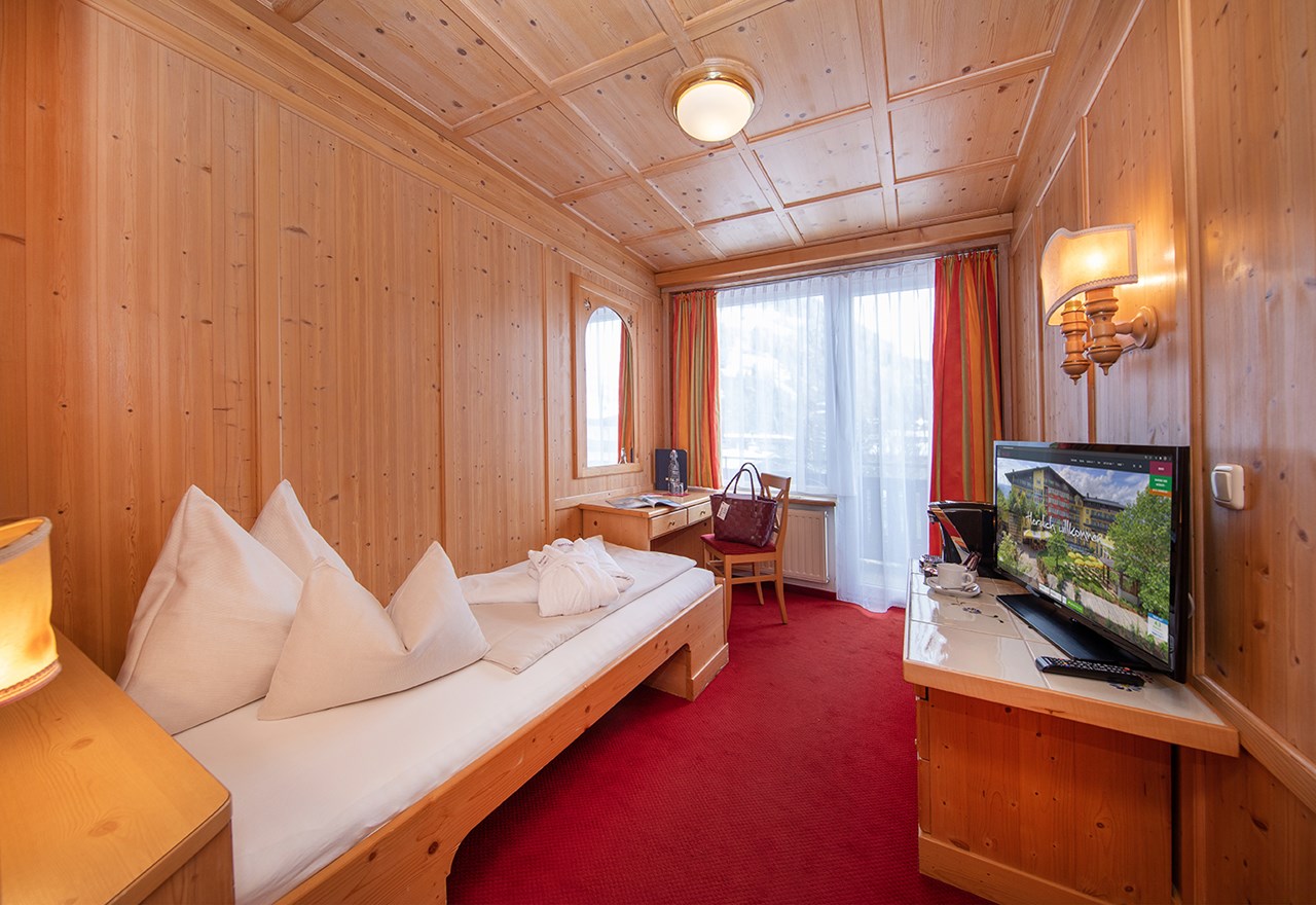 Hotel Latini  Zimmerkategorien Einzelzimmer "Alpenrose"