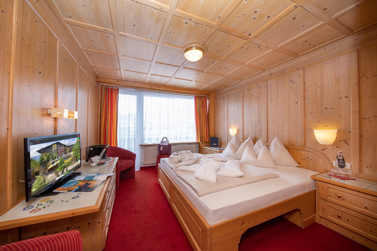 Hotel Latini  Zimmerkategorien Doppelzimmer "Alpenrose"
