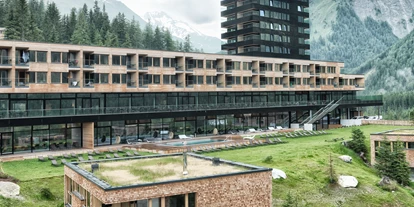 Wanderurlaub - Pools: Schwimmteich - Gradonna****s Mountain Resort Châlets & Hotel