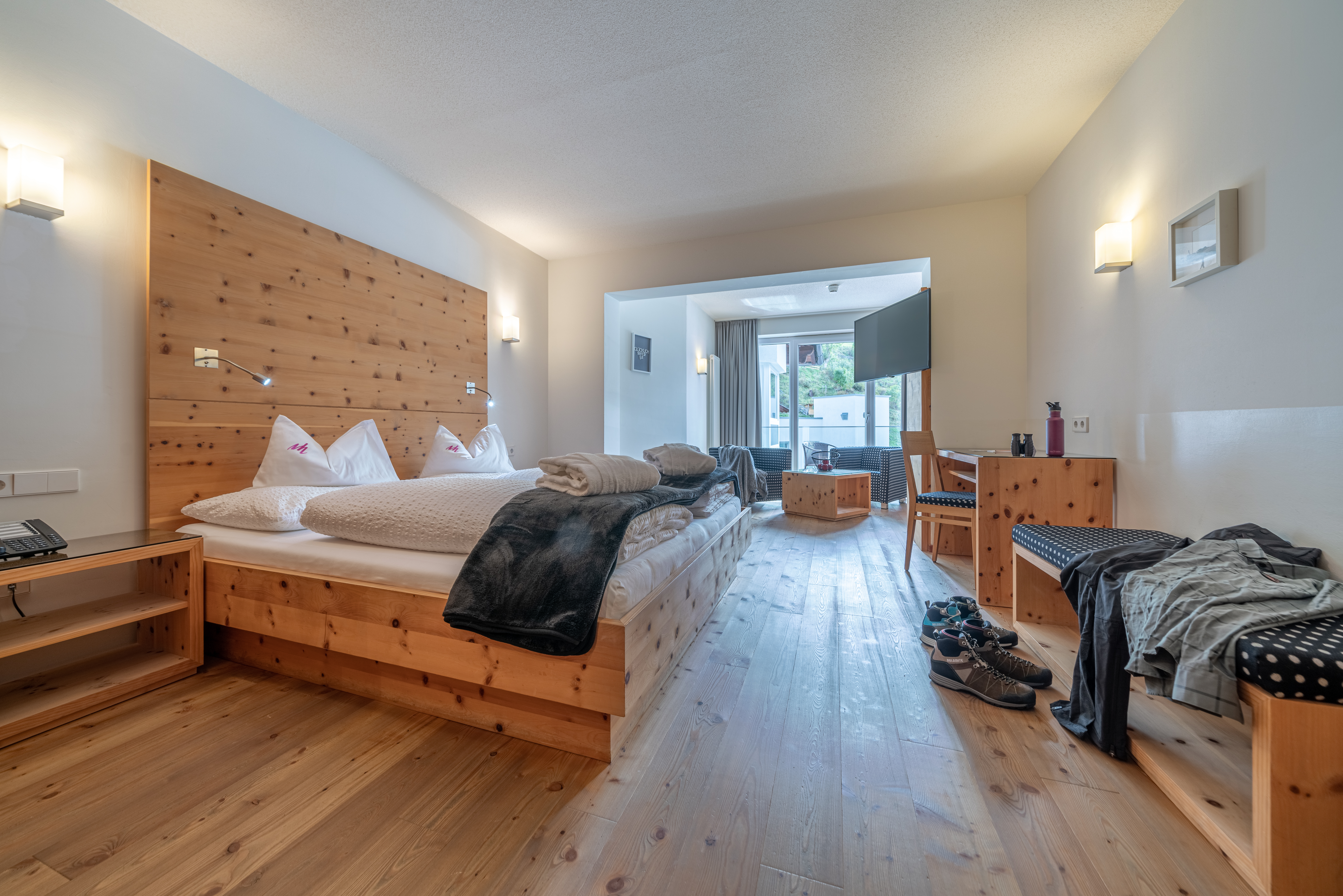 Wanderurlaub - Umgebungsschwerpunkt: Berg - St. Valentin auf der Haide - Viel Platz finden Sie in unseren alpin:design Zimmern und Suiten - Alpin ART & SPA Hotel Naudererhof