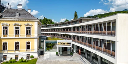 Wanderurlaub - Sonnenterrasse - Bad Aussee - Hotel Eingang der Villa Seilern in Bad Ischl - Villa Seilern