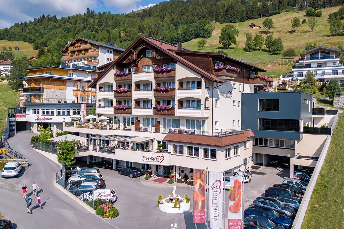 Wanderhotel: Romantik & Spa Alpen-Herz in Ladis - Romantik & Spa Alpen-Herz
