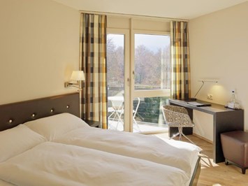 Hotel Seepark Thun Tourentipps Grandlit Zimmer