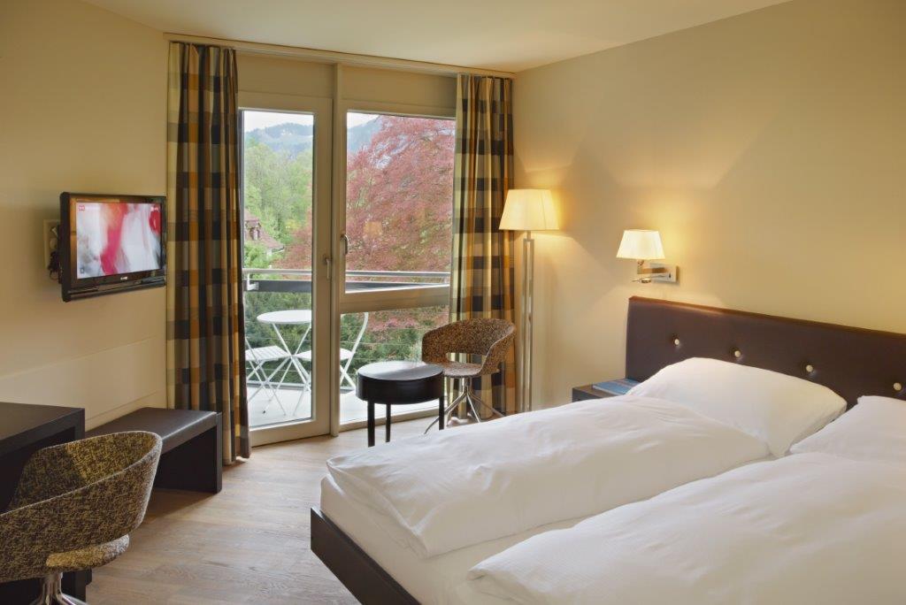 Seepark Hotel Thun Zimmerkategorien Doppelzimmer mit Balkon