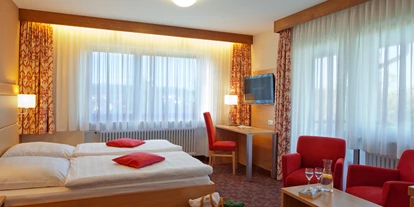 Wanderurlaub - Pools: Schwimmteich - Zimmer - Hotel Konradshof