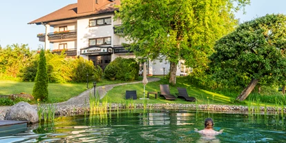 Wanderurlaub - Pools: Schwimmteich - Hotel Konradshof