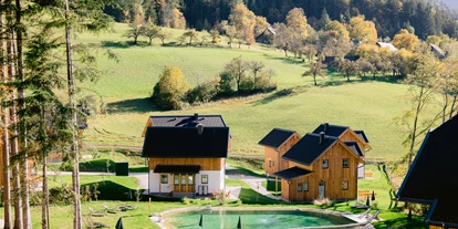 Wanderurlaub - Sonnenterrasse - Bad Aussee - Narzissendorf im Herbst mit Dorfbadeteich - Narzissendorf Zloam