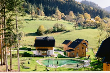 Wanderhotel: Narzissendorf im Herbst mit Dorfbadeteich - Narzissendorf Zloam