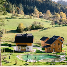 Wanderhotel: Narzissendorf im Herbst mit Dorfbadeteich - Narzissendorf Zloam