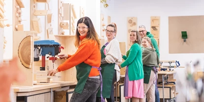 Wanderurlaub - Sonnenterrasse - Bad Aussee - Holz- und Kreativwerkstatt im Narzissendorf Zloam in Grundlsee  - Narzissendorf Zloam