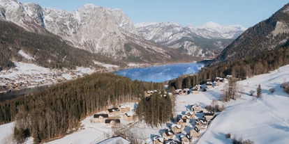 Wanderurlaub - Sonnenterrasse - Bad Aussee - Narzsissendorf Zloam mit Reiterhof im Vordergrund - Narzissendorf Zloam