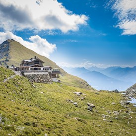Wanderhotel: Wedelhütte im Wandergebiet Hochzillertal, Zillertaler Höhenstrasse, Gipfel Wimbachkopf - Wedelhütte Hochzillertal