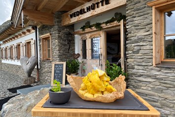 Wanderhotel: Wedelhütte Restaurant mit einer Prise Zeitgeist im Wandergebiet Hochzillertal - Wedelhütte Hochzillertal
