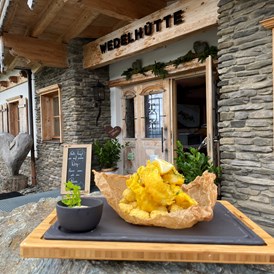 Wanderhotel: Wedelhütte Restaurant mit einer Prise Zeitgeist im Wandergebiet Hochzillertal - Wedelhütte Hochzillertal