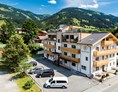 Wanderhotel: Außenansicht Lifesporthotel Hechenmoos - im Herzen der Kitzbühler Alpen - Lifesporthotel Hechenmoos