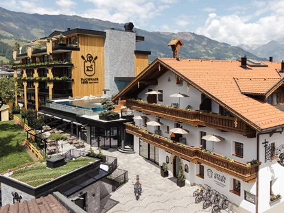 Wanderurlaub - Fahrstuhl - Außenansicht gesamt Sommer - PACHMAIR 1453 apart resort