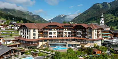 Wanderurlaub - Fahrstuhl - Hotel Post Lermoos 4*S