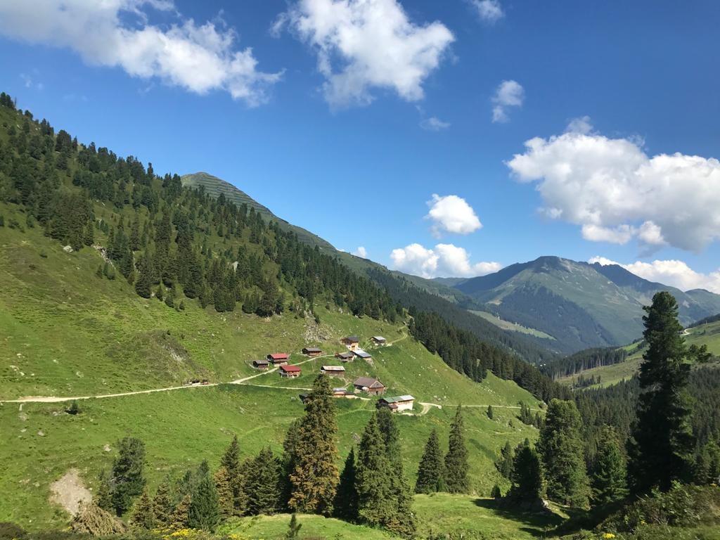 Gardenhotel Crystal Tourentipps Ein Vier-Almen-Marsch für Selbstversorger