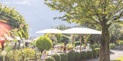 Wanderurlaub - Pools: Schwimmteich - Sonnenterrasse - Gardenhotel Crystal