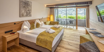 Wanderurlaub - Pools: Schwimmteich - Doppelzimmer "Tablblick" - Gardenhotel Crystal