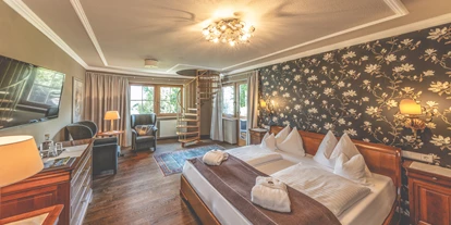 Wanderurlaub - Pools: Schwimmteich - Romantiksuite "Magnolie" - Gardenhotel Crystal