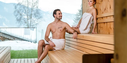 Wanderurlaub - Pools: Schwimmteich - Panoramasauna - Gardenhotel Crystal