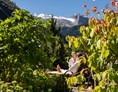 Wanderhotel: 1.000 m² Alpengarten zum Erholen und Relaxen - Hotel Alpenhof