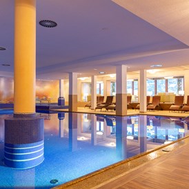 Wanderhotel: Schwimmbad im VITALIS SPA vom Hotel Alpenhof - Hotel Alpenhof