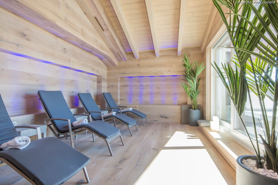 Wanderhotel: Rooftop Wellness Lounge - mein romantisches Hotel-Garni Toalstock