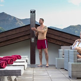 Wanderhotel: Rooftop Wellness Lounge - mein romantisches Hotel-Garni Toalstock