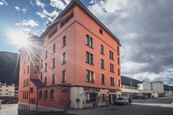 Wanderhotel: Aussenansicht Sommer - Hotel Ochsen