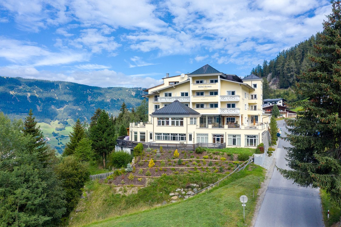 Wanderhotel: Aussenansicht  - Wellness Aparthotel Panorama Alpin
