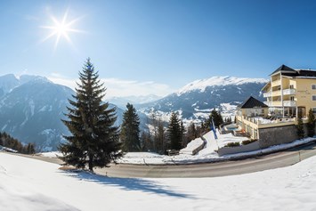 Wanderhotel: Aussenansicht Hotel Winter - Wellness Aparthotel Panorama Alpin