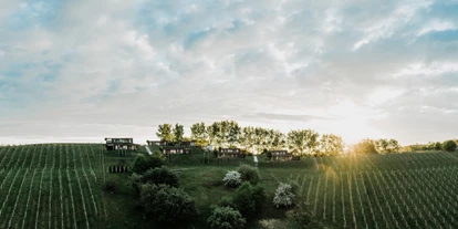 Wanderurlaub - Steiermark - Außenansicht vom Wanderhotel Weingarten-Resort Unterlamm Loipersdorf - Weingarten-Resort Unterlamm Loipersdorf