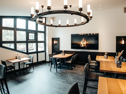 Wanderurlaub - Fahrstuhl - Lounge, Bar, Restaurant - Parkhotel Nümbrecht