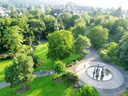 Wanderurlaub - Fahrstuhl - Kurpark - Parkhotel Nümbrecht