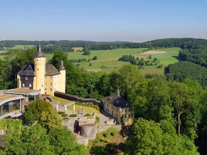 Wanderurlaub - Fahrstuhl - Schloss Homburg - Parkhotel Nümbrecht