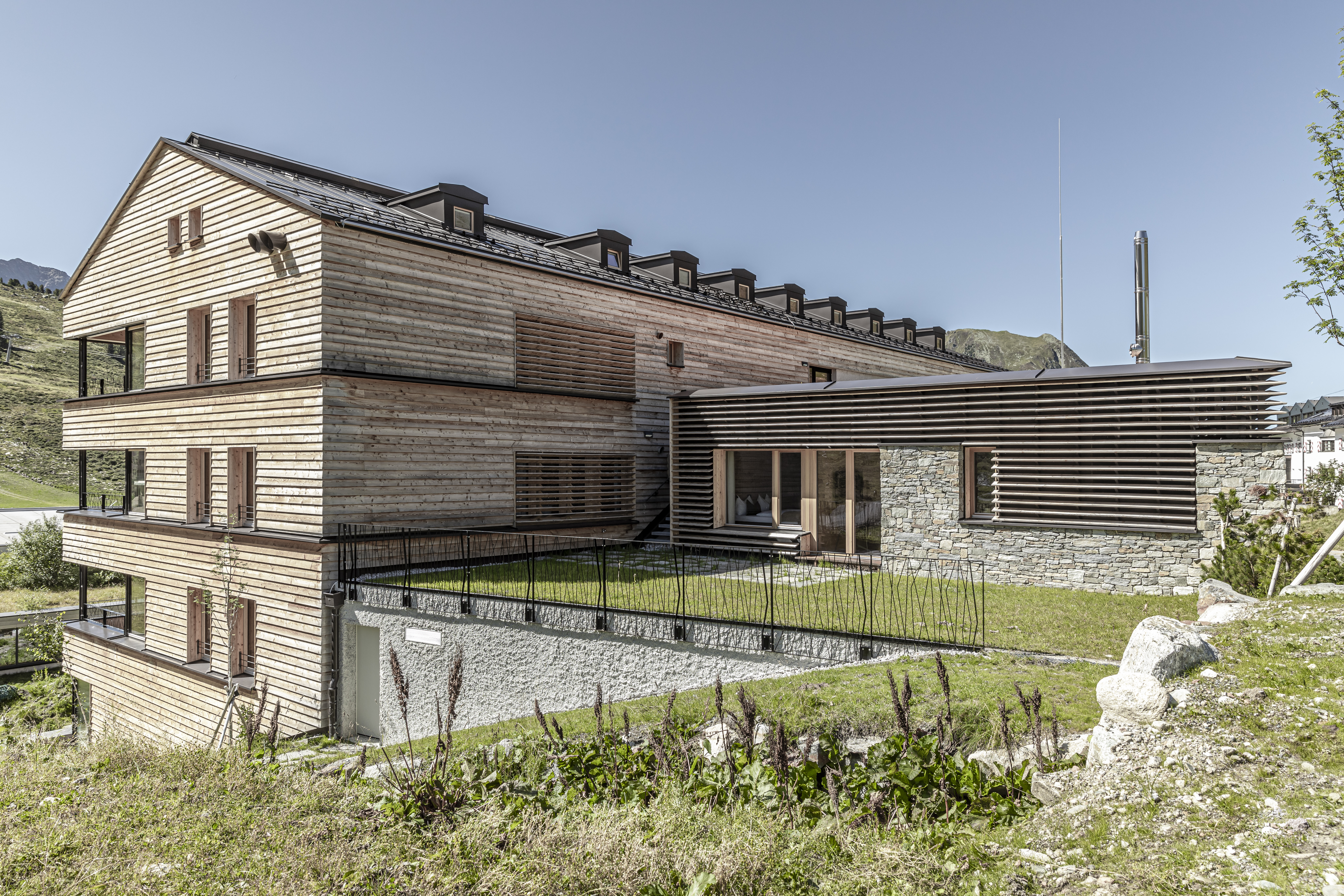 Wanderurlaub - geführte Touren - Leutasch - Ost-Ansicht 3 Seenhaus - Jagdschloss Resort Kühtai