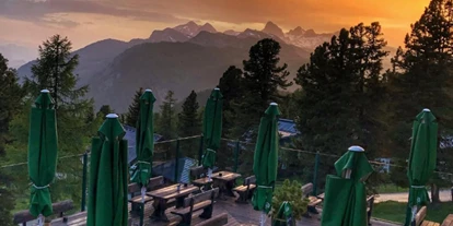 Wanderurlaub - Sonnenterrasse - Bad Aussee - Sonnenuntergang auf der Terrasse - Berggasthof Steinerhaus