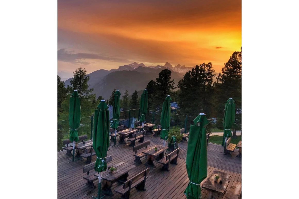 Wanderhotel: Sonnenuntergang auf der Terrasse - Berggasthof Steinerhaus