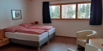 Wanderurlaub - Sonnenterrasse - Bad Aussee - Geräumige Hotelzimmer - Berggasthof Steinerhaus