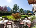 Wanderhotel: Terrasse mit Ausblick - Hotel Karlwirt - Alpine Wellness am Achensee