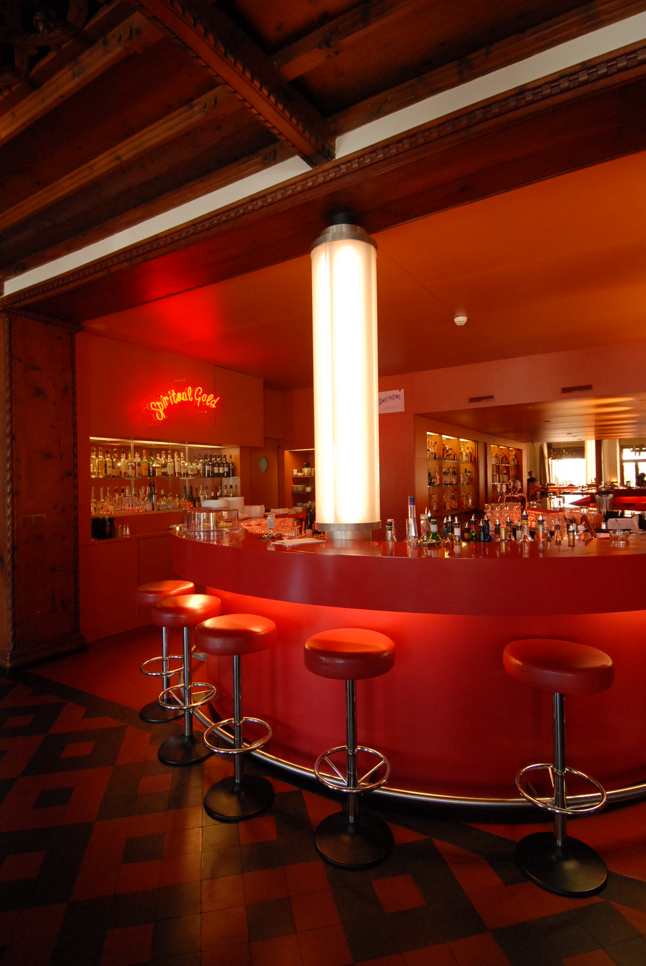 Wanderurlaub - Umgebungsschwerpunkt: am Land - Pontresina - Unsere Rote Bar - Hotel Castell