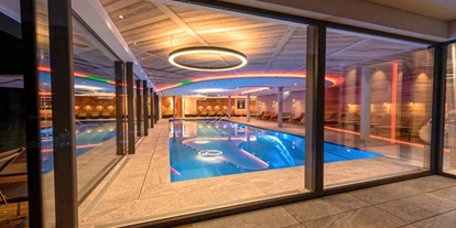 Wanderurlaub - Hotel-Schwerpunkt: Wandern & Biken - Tirol - Panoramahallenbad - Alpinhotel Berghaus GmbH