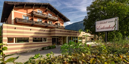 Wanderurlaub - Lesachtal - Im Herzen der Karnischen Alpen, eingebettet in die Harmonie unberührter Landschaft, liegt das Bergsteiger Dorfhotel ERLENHOF****, in Oberkärnten. - Bergsteiger Dorfhotel Erlenhof