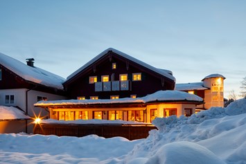Wanderhotel: Richtiger Winter im Allgäu mit Skipisten, Schneeschuhtouren im bestem Langlaufzentrum zertifiziert... - Natur-Landhaus Krone, Bio-Hotel & Soulfood-Restaurant
