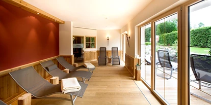 Wanderurlaub - Allgäu - Altholzruheraum an der Terrasse und dem Wellnessgarten - Natur-Landhaus Krone, Bio-Hotel & Soulfood-Restaurant